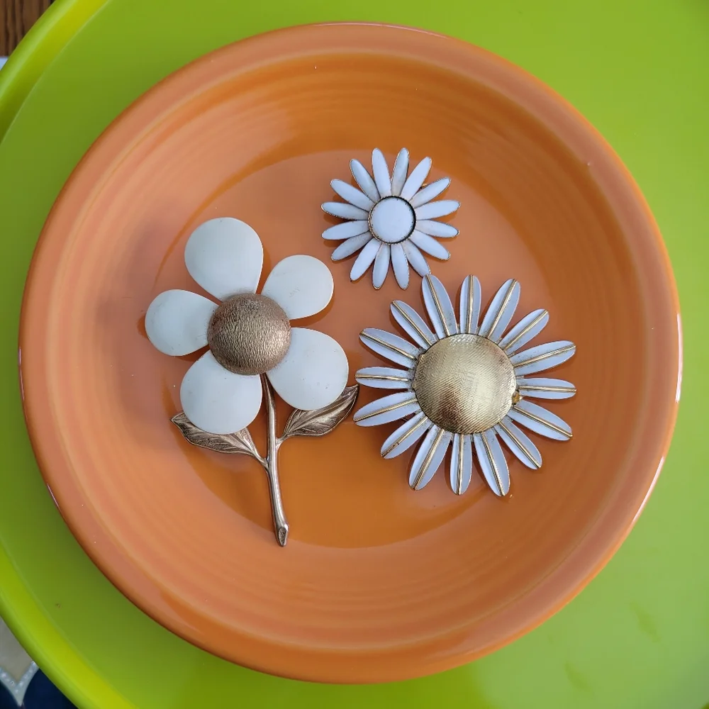 Trio of Vintage Flower Brooches ~ MCM ~ Sarah Coventry ~ Avon ~ Pretty! Mod!